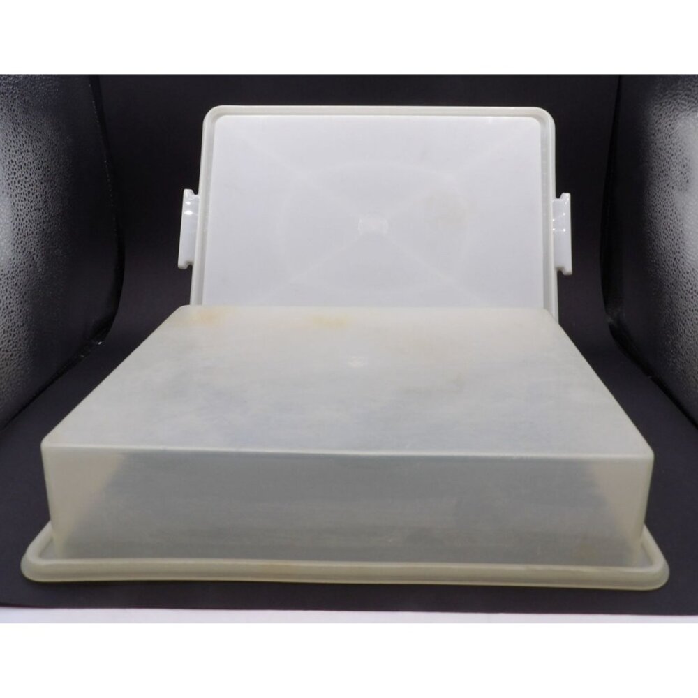 Tupperware Sheet Cake Carrier 16"x9½"x4" Plastic Storage Container W/O Handle